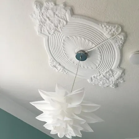 Private Im Serviced - Mit Woechentlicher Reinigung 招待所